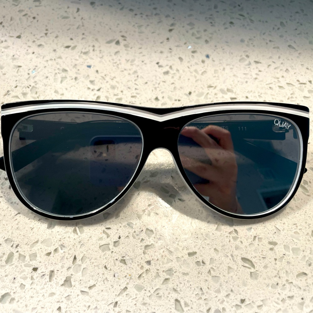 QUAY SUNGLASSES